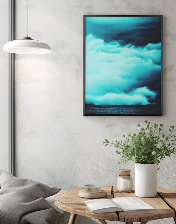 Tormenta IV print mockup en pared